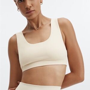 Women's Cream Lola Sports Bra Fabletics